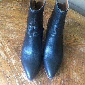 Women's size 10 black leather Franco Sarto bootd
